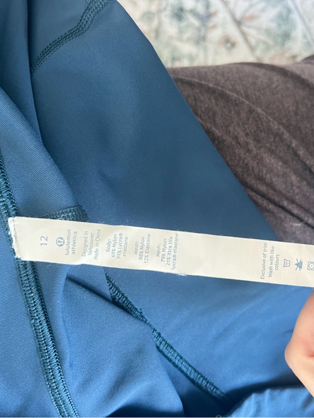 Lululemon Cropped Navy Blue Legging- Size 12 - Picture 7 of 8